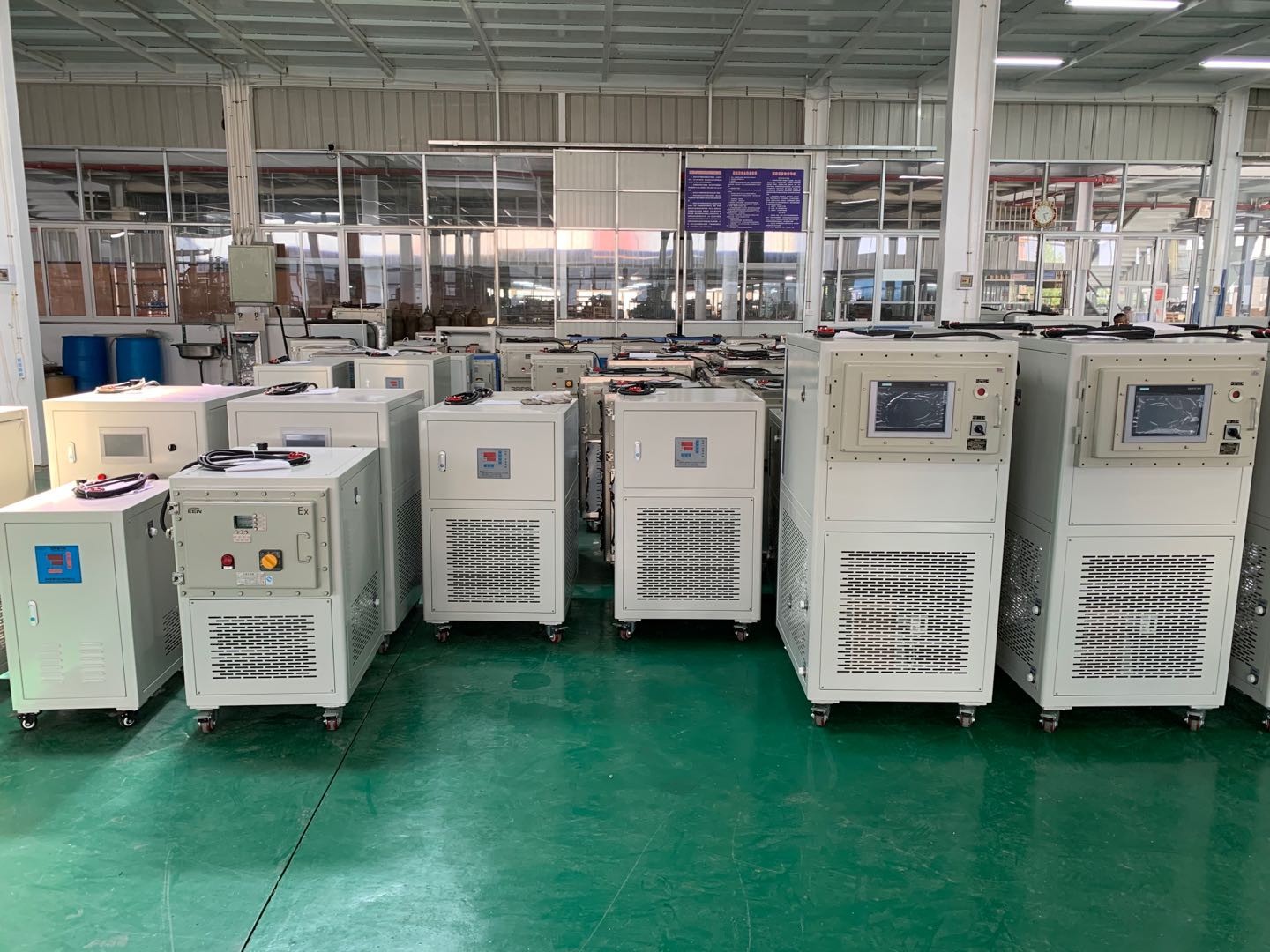 Wholesale PLC Control Heating And Cooling Circulator 380V Chiller Temperature Range -80-200C° from china suppliers