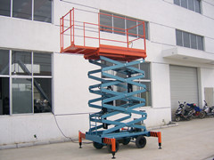 China 1000Kg Load Mobile Elevated Lift Platform for Shopping Mall on sale