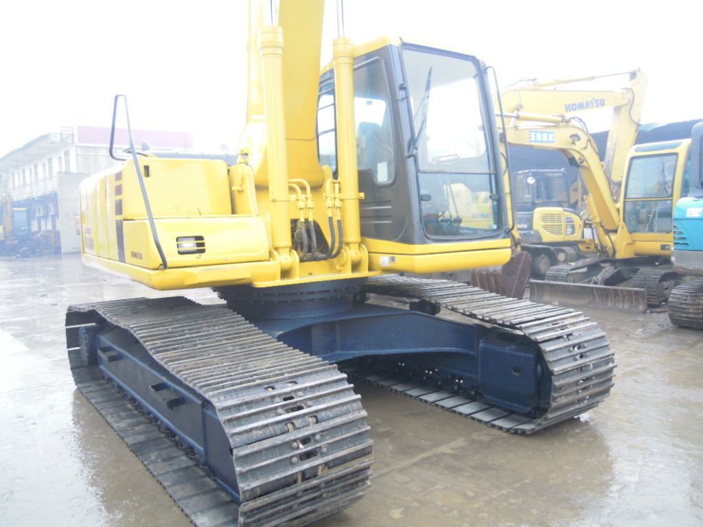 Buy cheap 20 Tonne Used Crawler Excavator Komatsu , Used Earthmoving Equipment For Sale from wholesalers