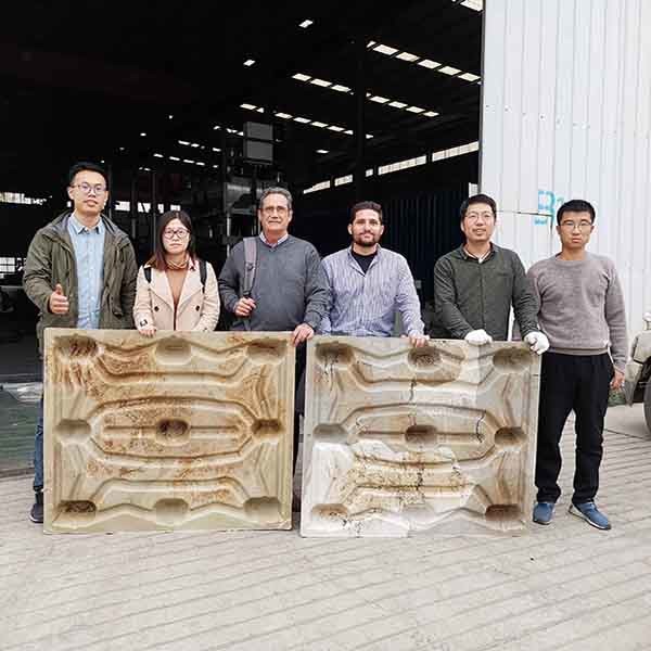 Brazil Pressed Plastic Pallet Machine for Waste Plastics Solution