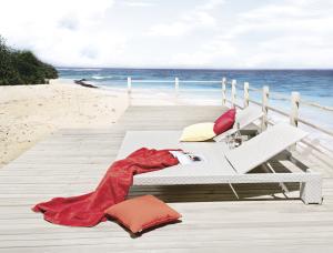 Wholesale hotel garden sun lounger rattan chaise lounge from china suppliers