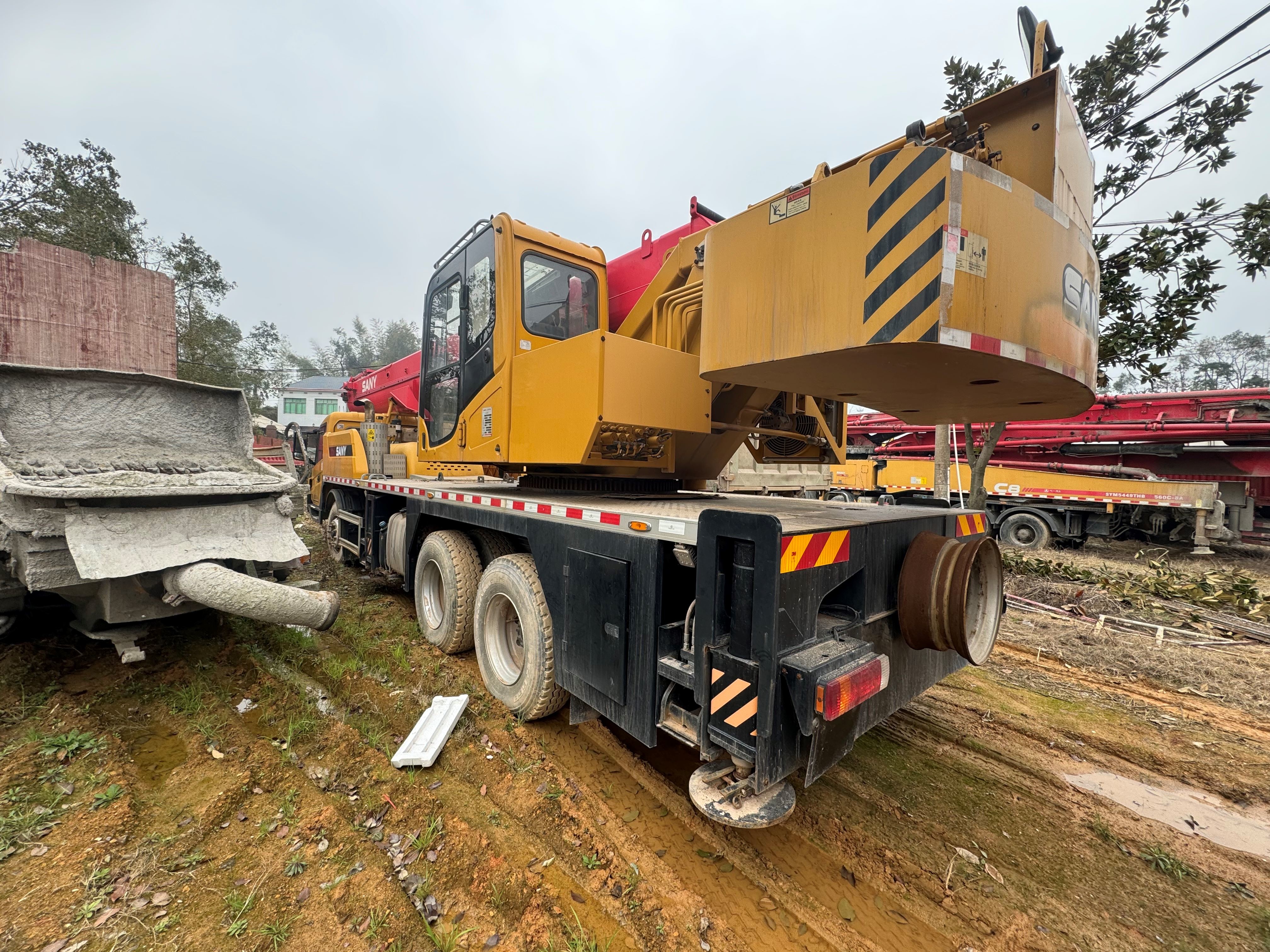 SANY Diesel Concrete Boom Pump Truck , Cement Truck Mounted Concrete Line Pump For Sale