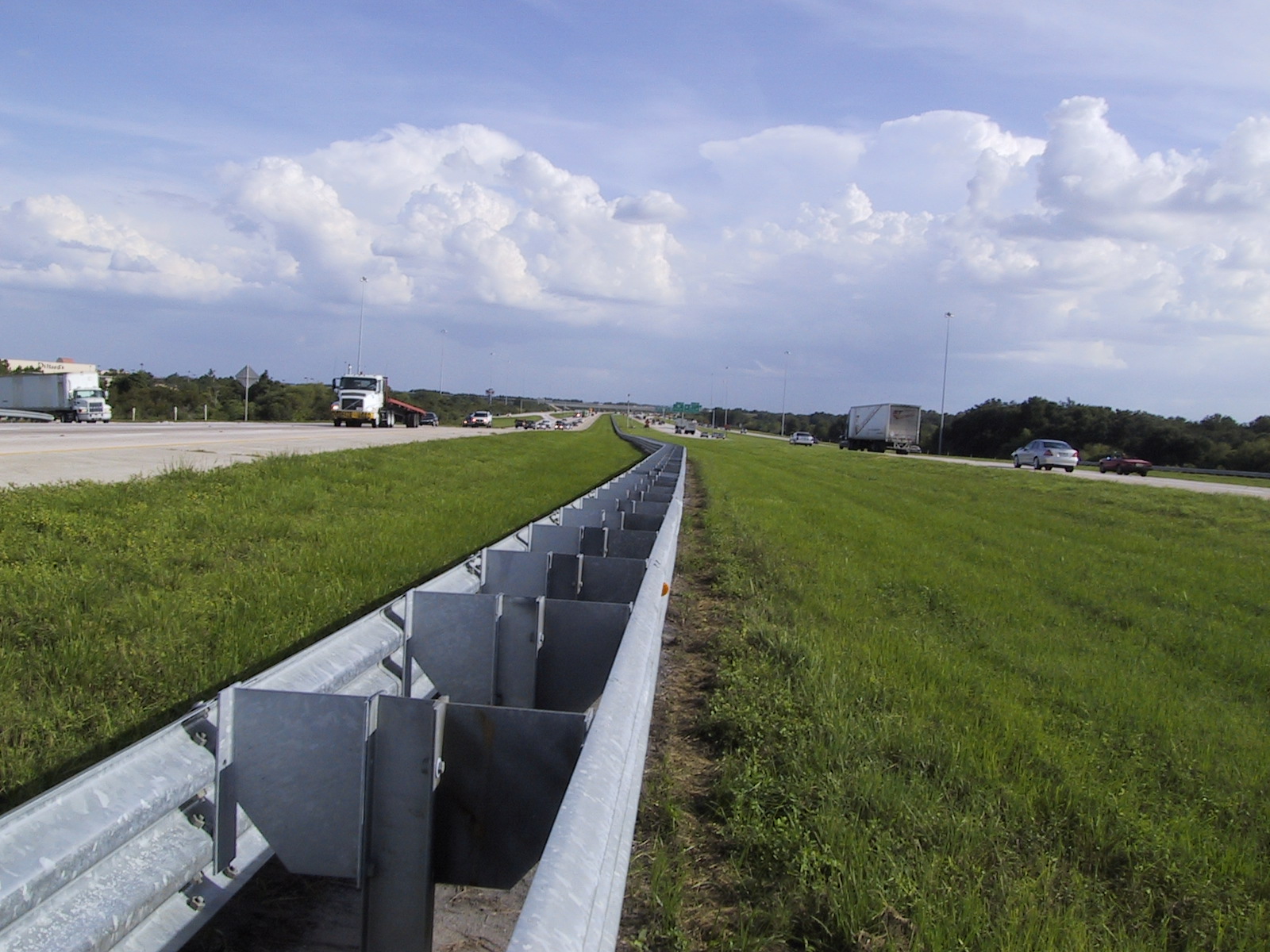 Q235 Steel Custom Color W Beam Highway Guardrail For Outdoor Security Protection