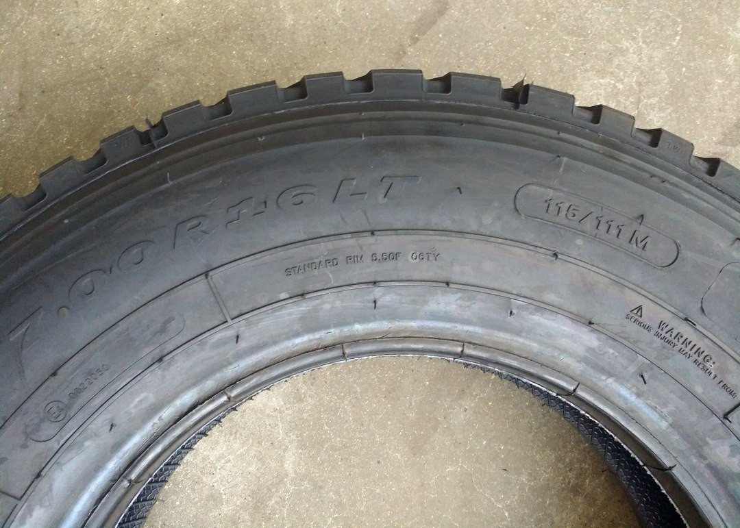 Radial Ply 7.00R16LT Light Truck Tyres , Low Rolling Resistance Truck Tires Excellent Loading