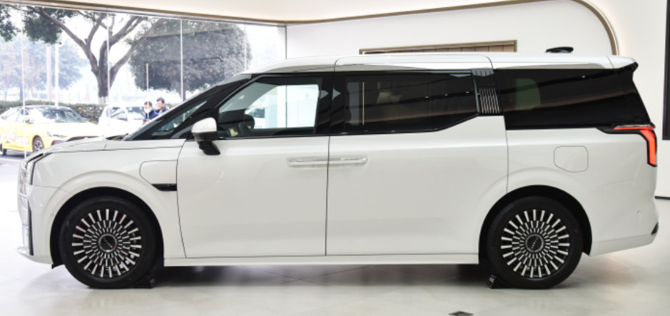 ZEEKR 009 WE Version 2022 Pure Electric Medium And Large MPV 5 Door 6 Seats