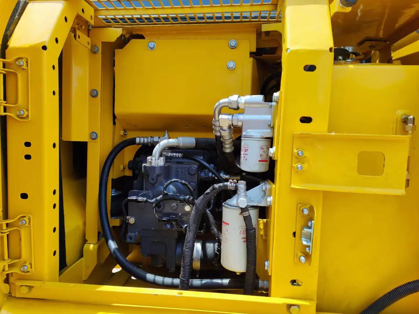 Low Working Hours Used Komatsu PC130-7 Excavator in Excellent Condition from Japan