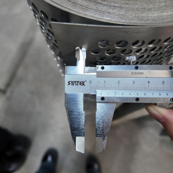Galvanized Steel Grating With 4mm Aperture And 3mm Pitch For Stair Guardrails