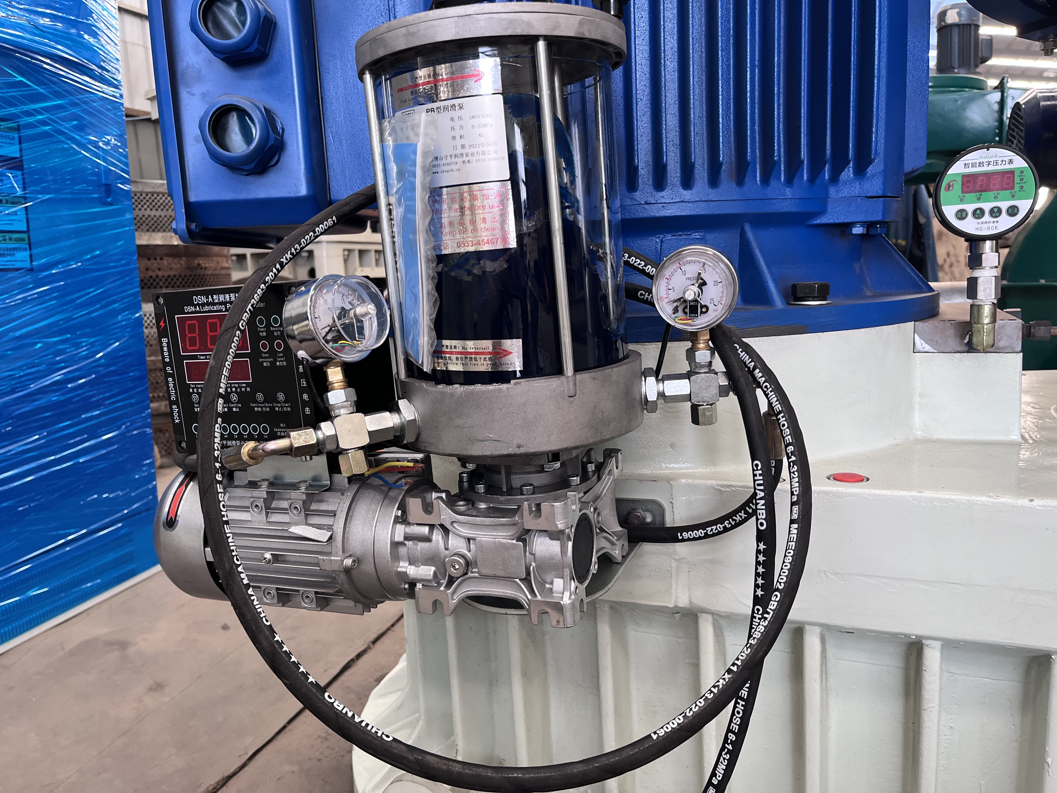 Industrial Wood Pellet Mill With Automatic Grease Pump For Roller Bearing Lubrication
