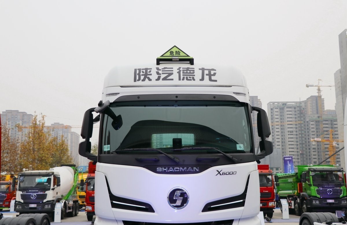 X6000 Shacman Tractor Stable Transmission Out Hande Axle Equipped With Air Suspension