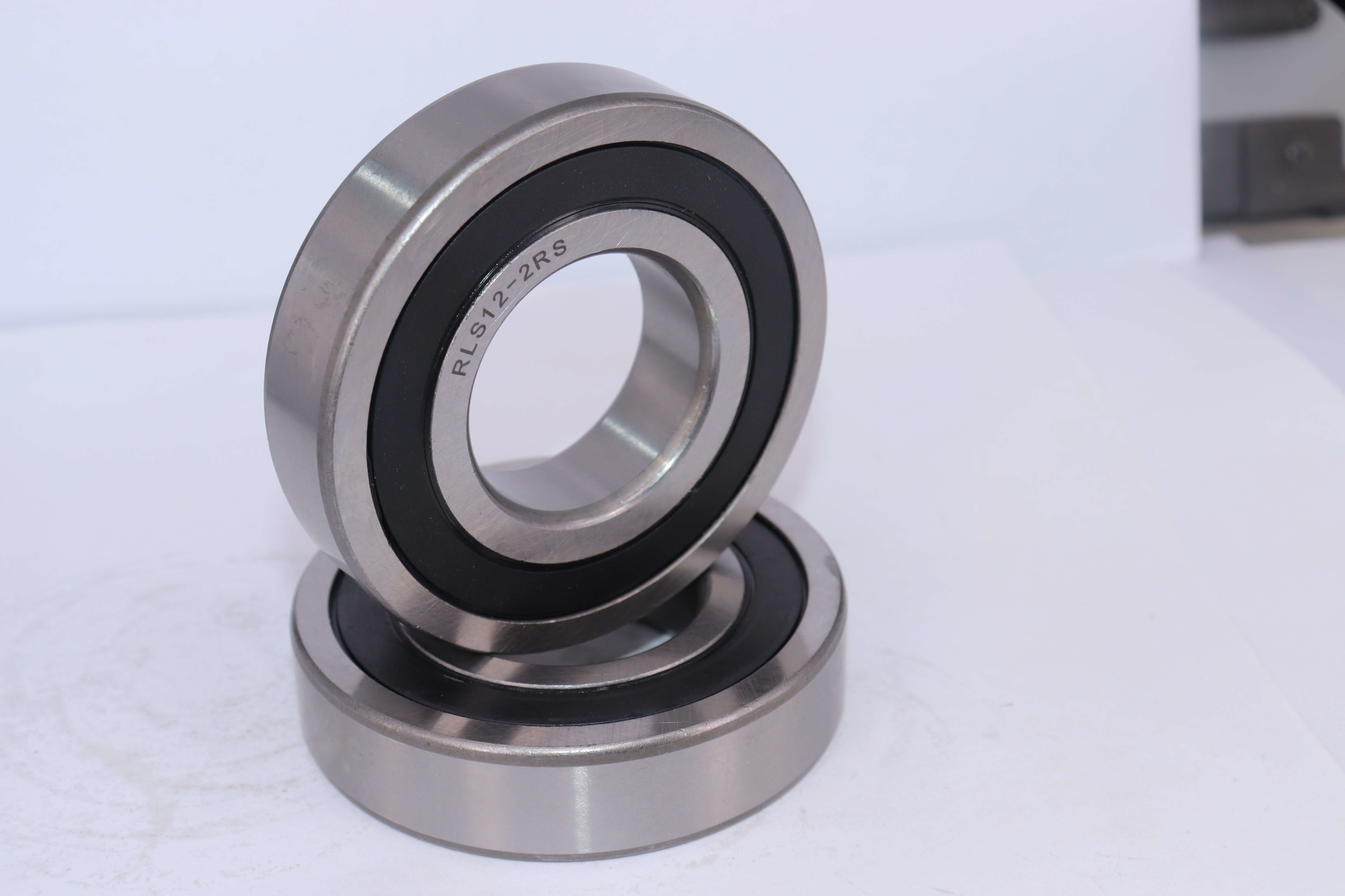 Bearing Steel Nonstandard Deep Groove Ball Bearings RLS12-2RS 37.1*82.55*19.05mm Made in China