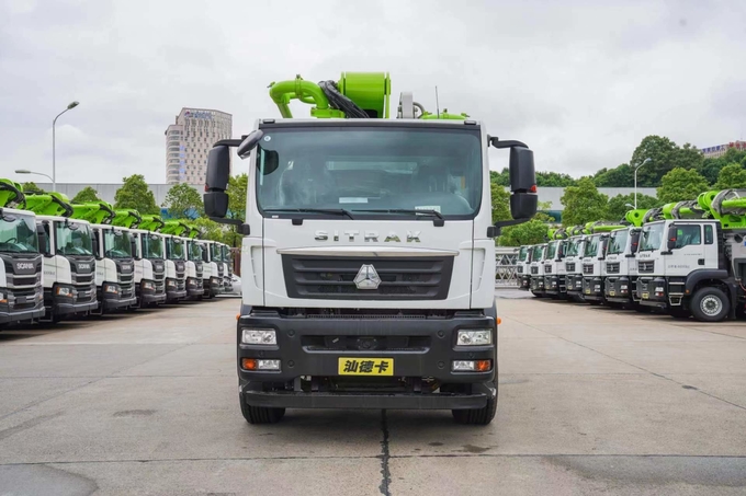 Concrete Pump Truck 37 Meters Zoomlion 6*4 Sinotruk Sitrak Chassis Five-Section Boom For Flexibility