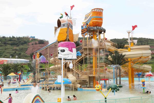 Fiberglass Aqua Playground Equipment Customized Big Water House For Family Fun