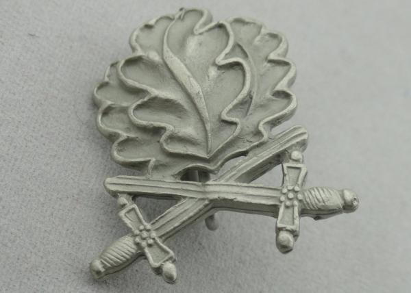 3D Leaves Shape Zinc Alloy Souvenir Badges, Memorial Badge with Cross Sword with