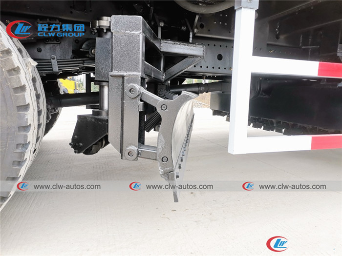 Dongfeng Multifunctional Ice Breaking And Snow Removal Vehicle