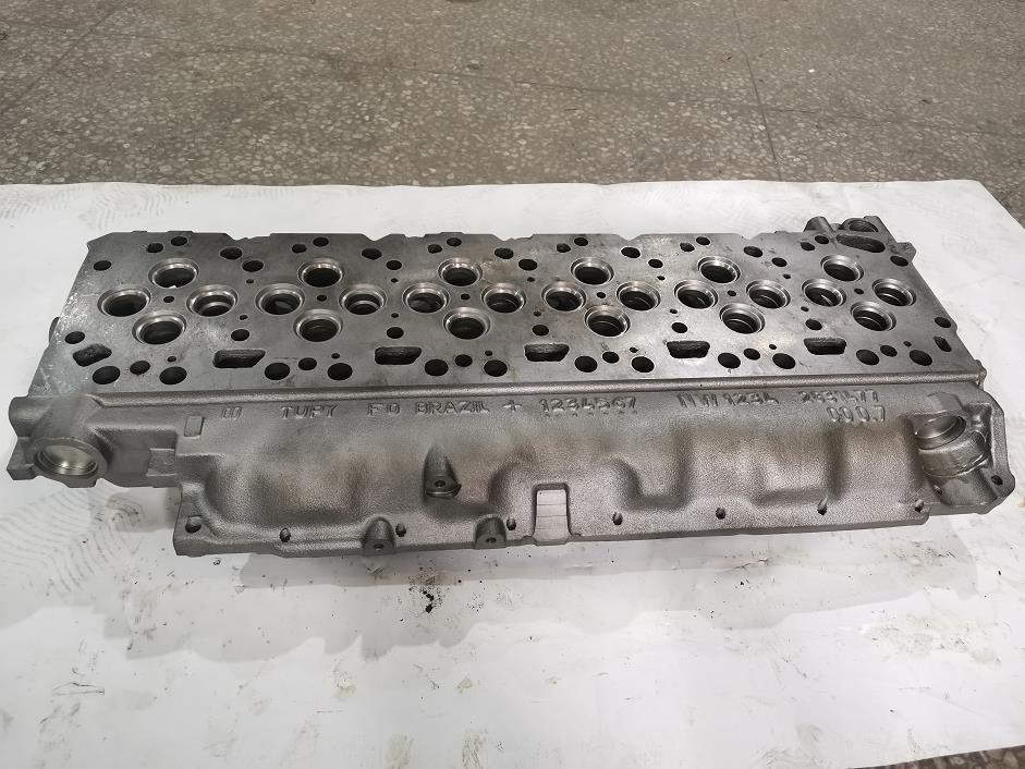 Standard Size 6754-11-1101 Komatsu PC240LC-8M0 PC220-8 Excavator 6D107 Cylinder Head for Construction Machinery