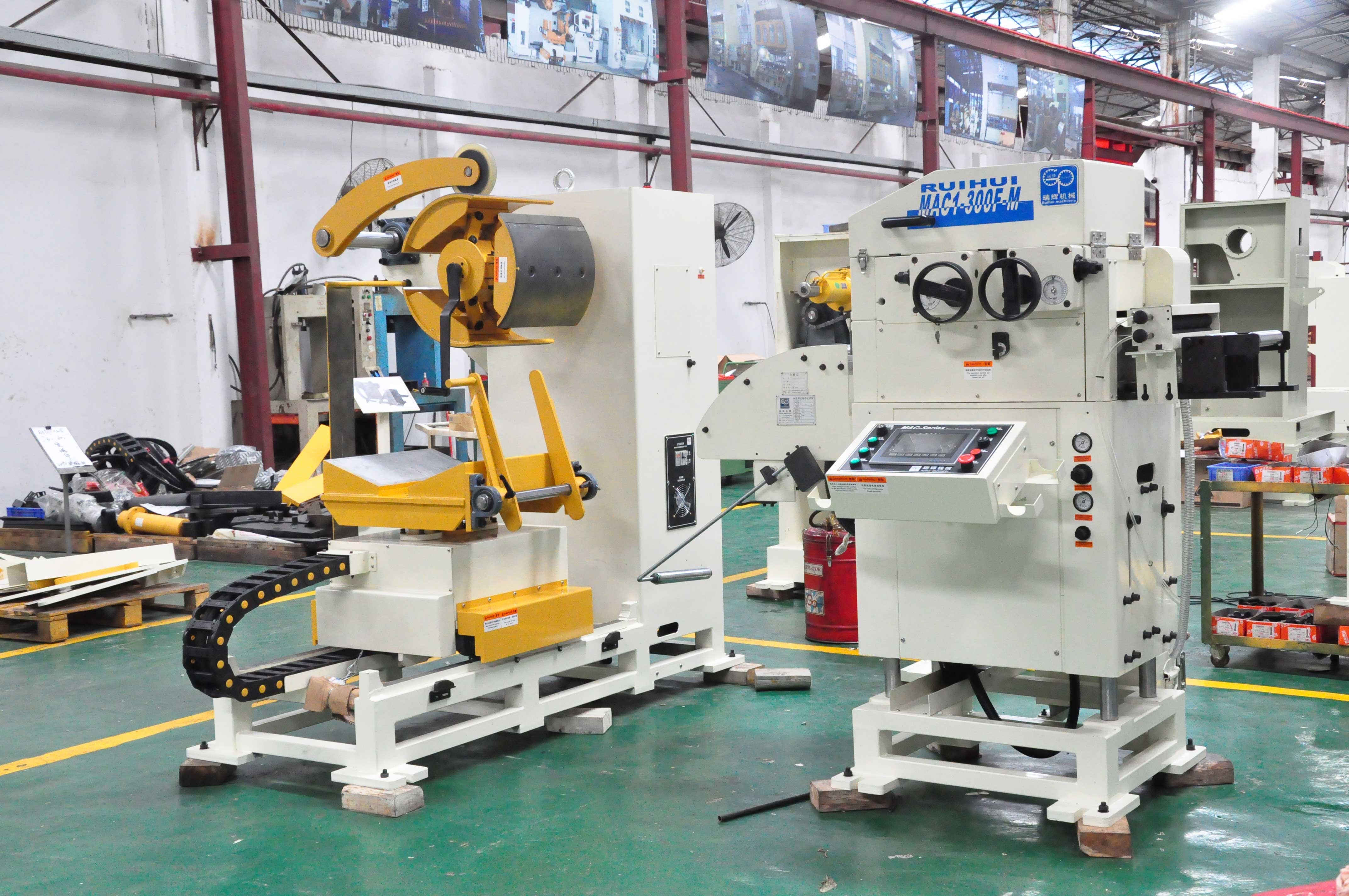 300mm Width 0.49Mpa Decoiler Straightener Feeder