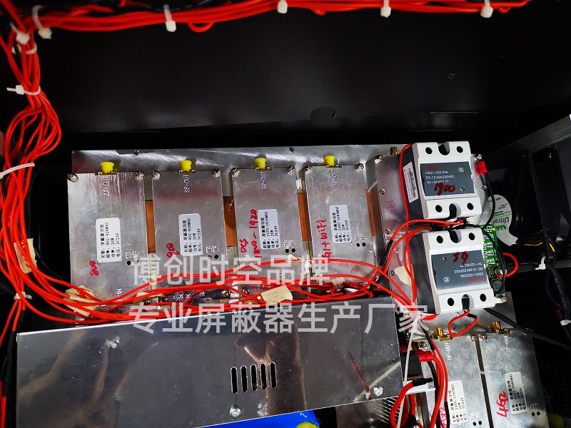 UAV jammer suitcase 500-800m remote control aircraft driver one key drive off forced landing return anti UAV shield