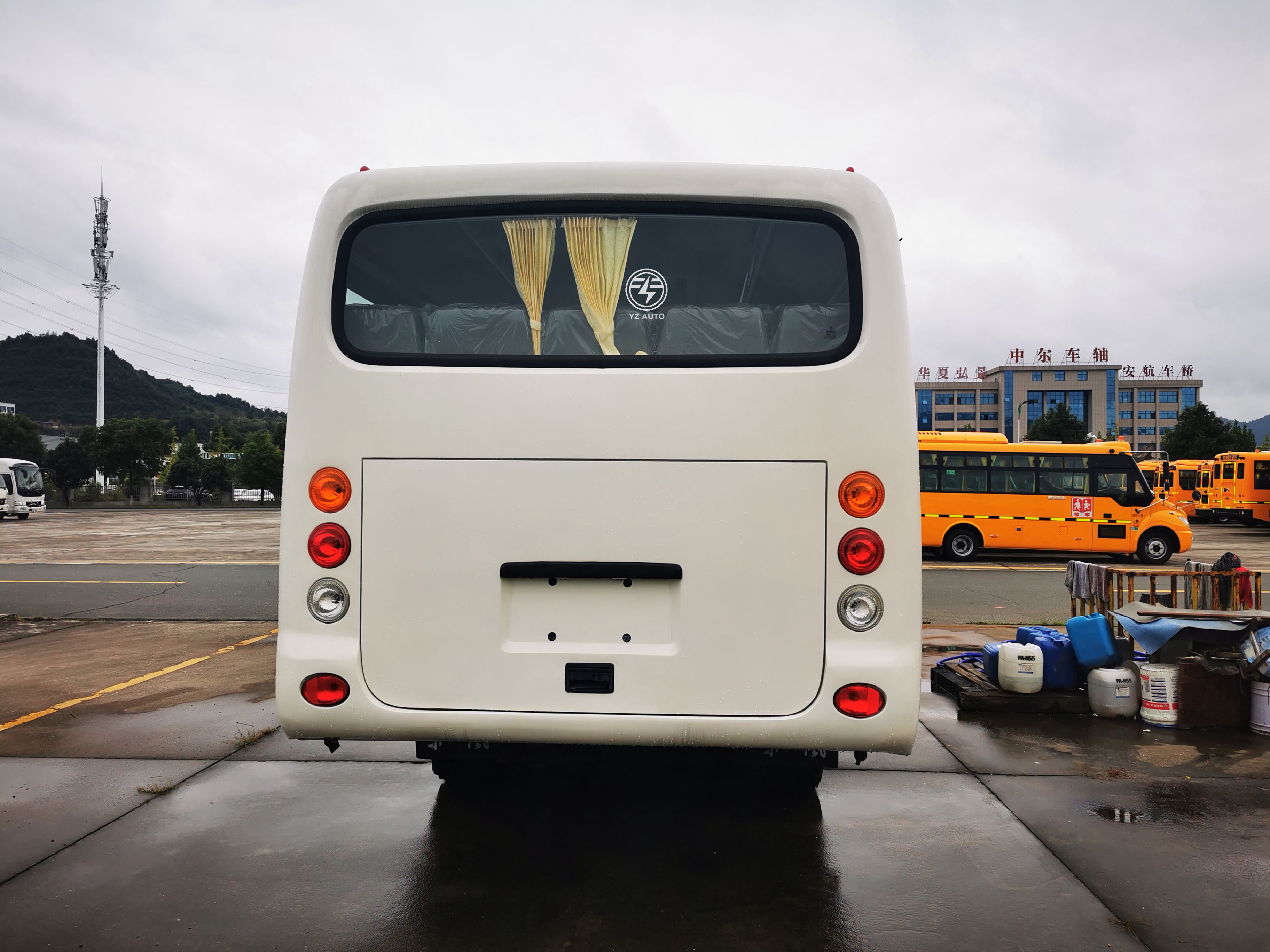 Affordable and Durable Dongfeng 30seat 4x4 6x6 Coach Bus for Long Distance Travel