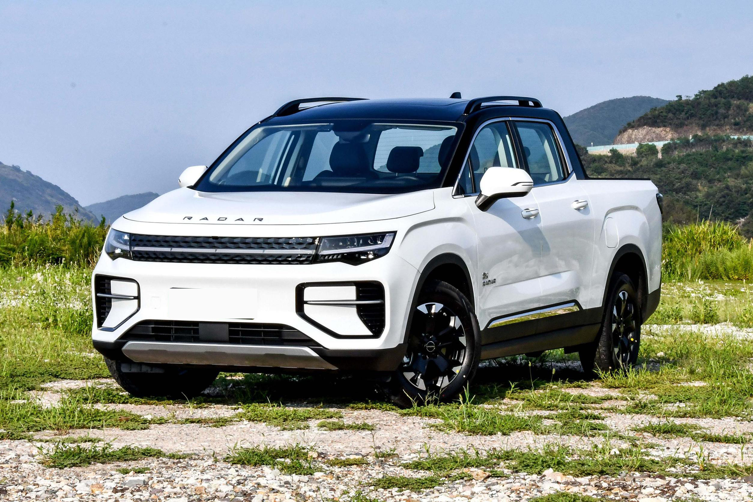 4 Wheel Pickup EV Car 4 Doors Electric Transport Vehicle Geely Radar RD6 185 km/h