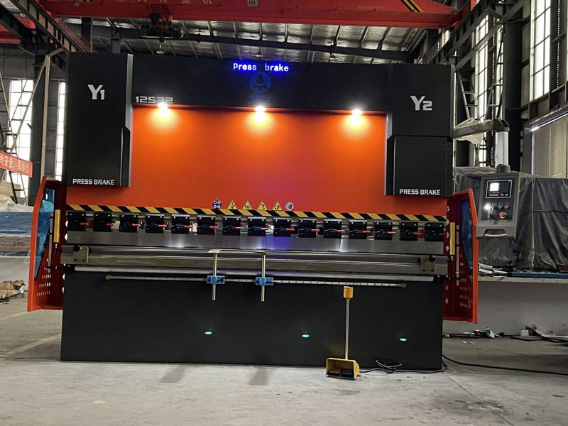 Economical Model WC67Y Hydraulic Press Brake 125T 3200MM E21 Controller NC Press Bending Machine
