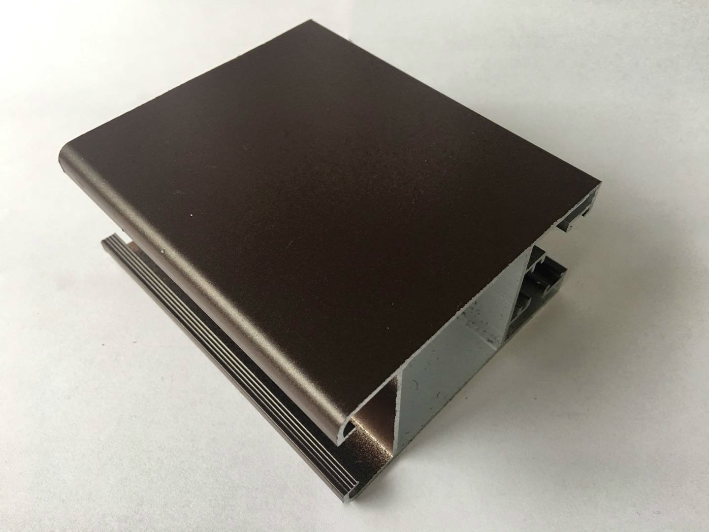 1.2 / 1.4 Thinckness Powder Coated Aluminium Extrusions High Formability