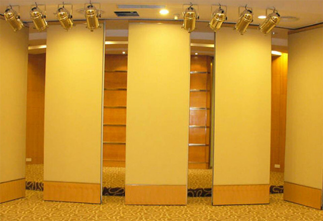 POM Hanging Wheels Sliding Wall Divider 95mm Operable Folding Wall Panels