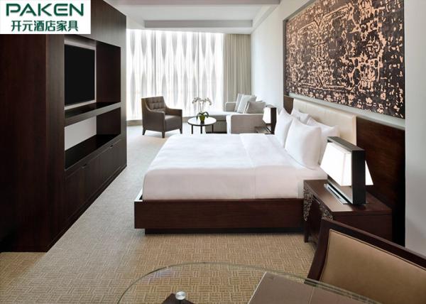 Oman JW Marriot Muscat Hotel King Room Walnut Veneer Furniture Sets Large Space