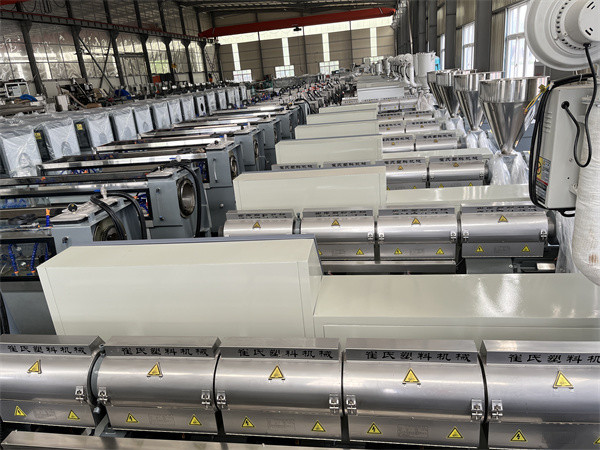 PP PPR PE PVC Pipe Extruder Machine , Plastic Tube Production Line Machinery