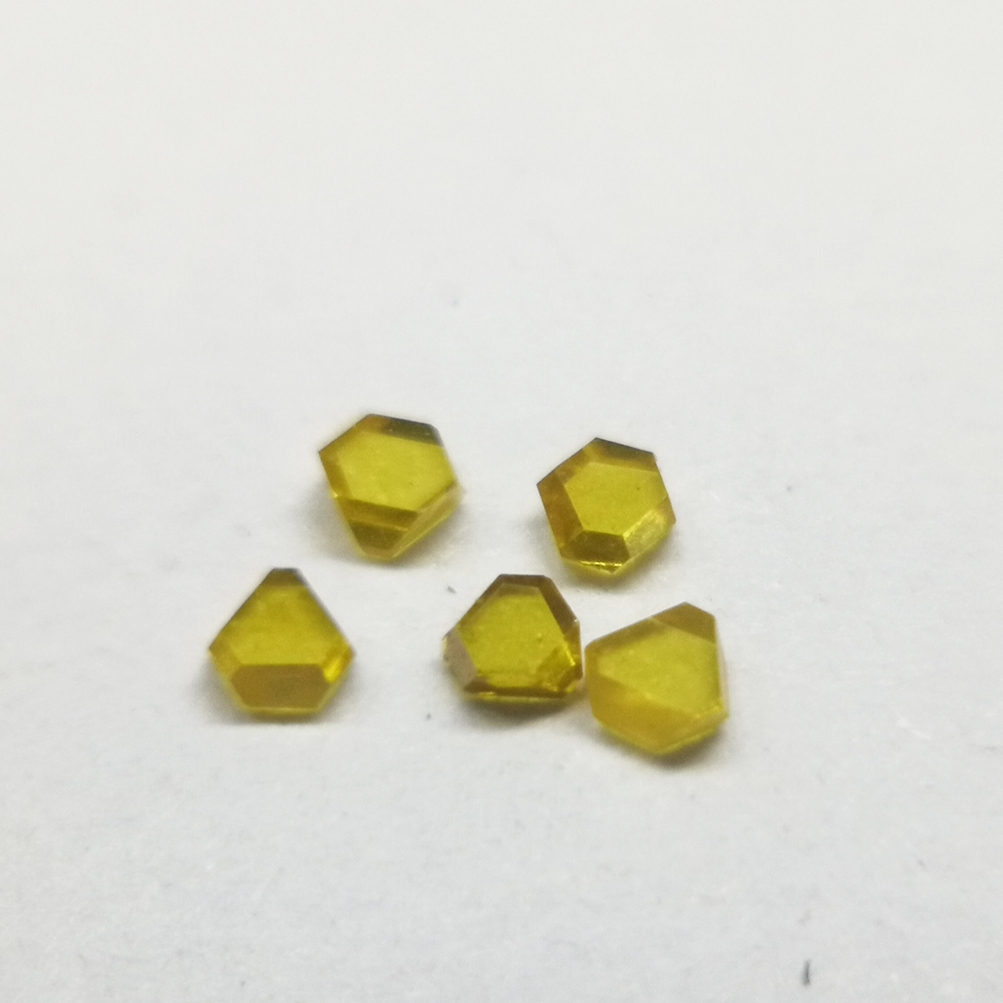 Single Crystal HPHT Lab Grown Diamonds Mono Synthetic Diamond Grit For Drawing die