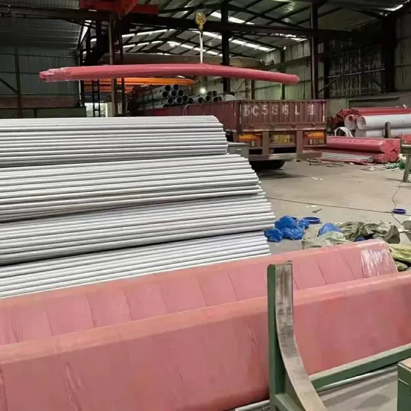 304 316L Stainless Steel Seamless Pipe Hot Rolled SS Seamless Tube DN10 - DN600