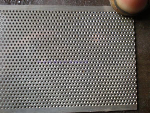 Quality Slotted perforated metal sheet/stainless steel Slotted punched mesh for sale