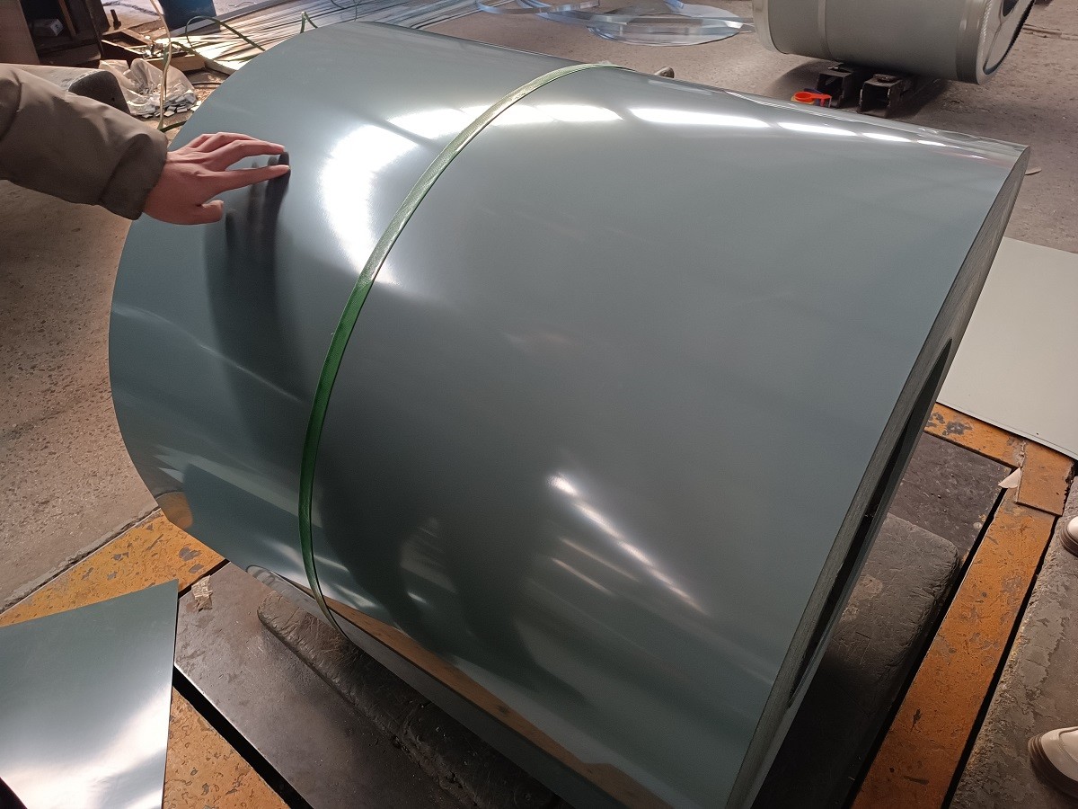 Ral Color Coated in Stock Gi PPGI PPGL Galvanized Steel Coil with Hot Dipped ASTM 0.35mm 0.45mm Zinc for Roof Sheet