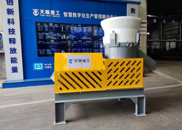Flat-Die Granulator Fertilizer Production Line Low Energy Consumption Cylindrica