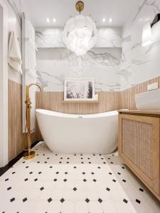 Wholesale Modern Style Classic Bathroom Cabinet Tailored Whole Home Design Customized from china suppliers