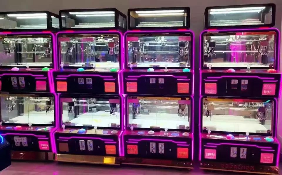 Dreamland Factory Price Coin Operated Plush Prize Gift Games Crane Toys Machines Mini Gifts Claw Machine