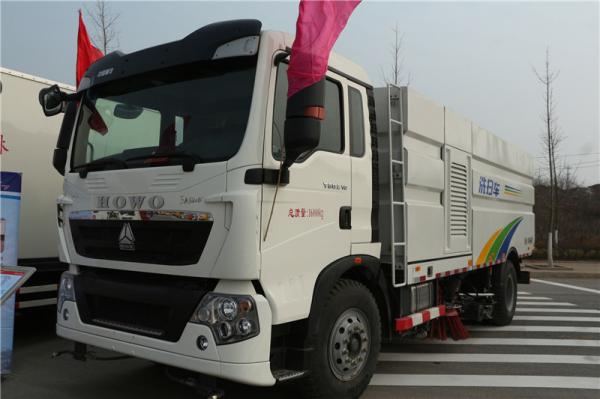 ZZ1187K501GE HOWO Road Sweeper Vehicle Sweeper Truck With High Pressure Water