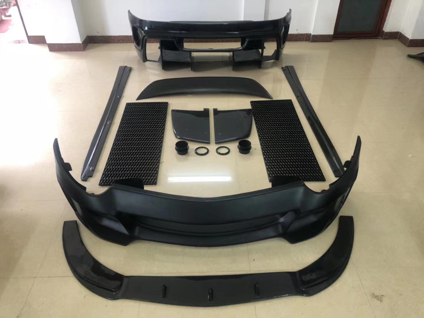 For Ferrari 599 Body Kit 599 Upgraded VORS Style Front and Rear Bumper Side Skirt Spoiler Carbon Fiber Body Kit