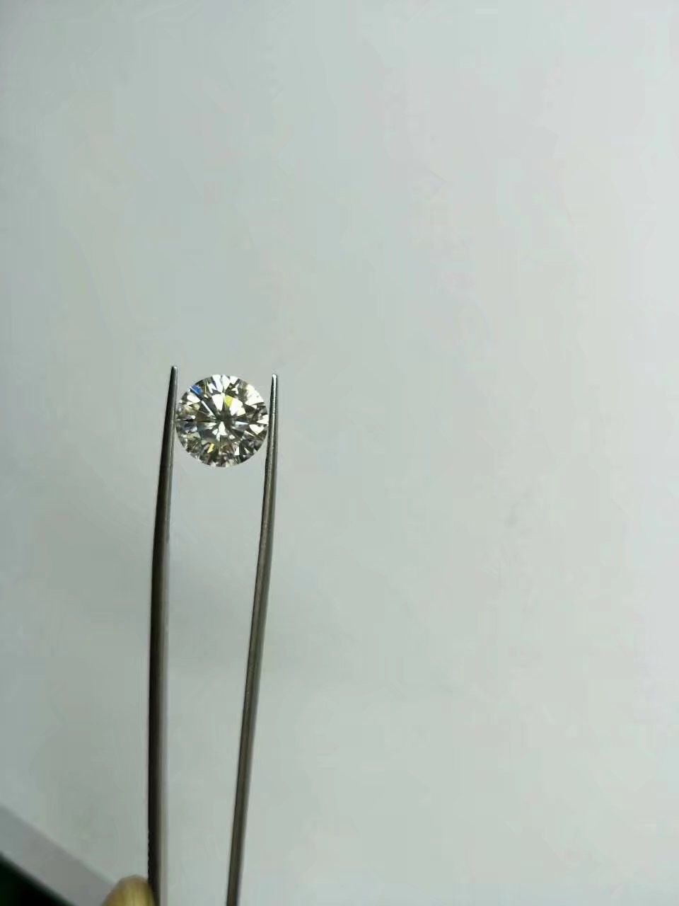 Genuine 2.5 ct VVS Round Cut Loose Moissanite 8.5 mm DEF White