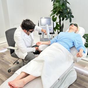 Wholesale Custom Q Switch ND Yag Laser Machine For Tattoo Removal / Acne Treatment from china suppliers