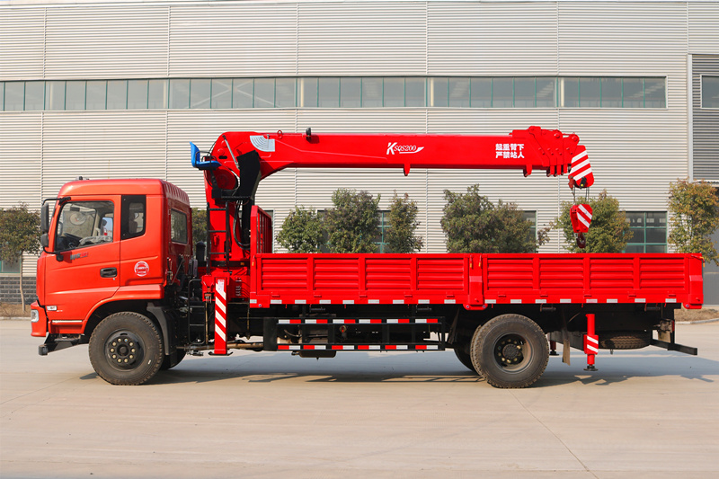 6 Ton Hydraulic Hoisting Telescopic Arm Lorry Crane High Operating Efficiency