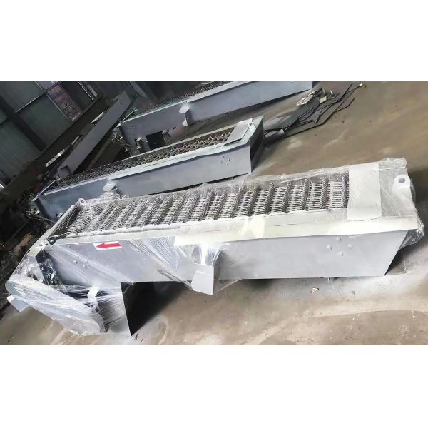 Rotary bar screen