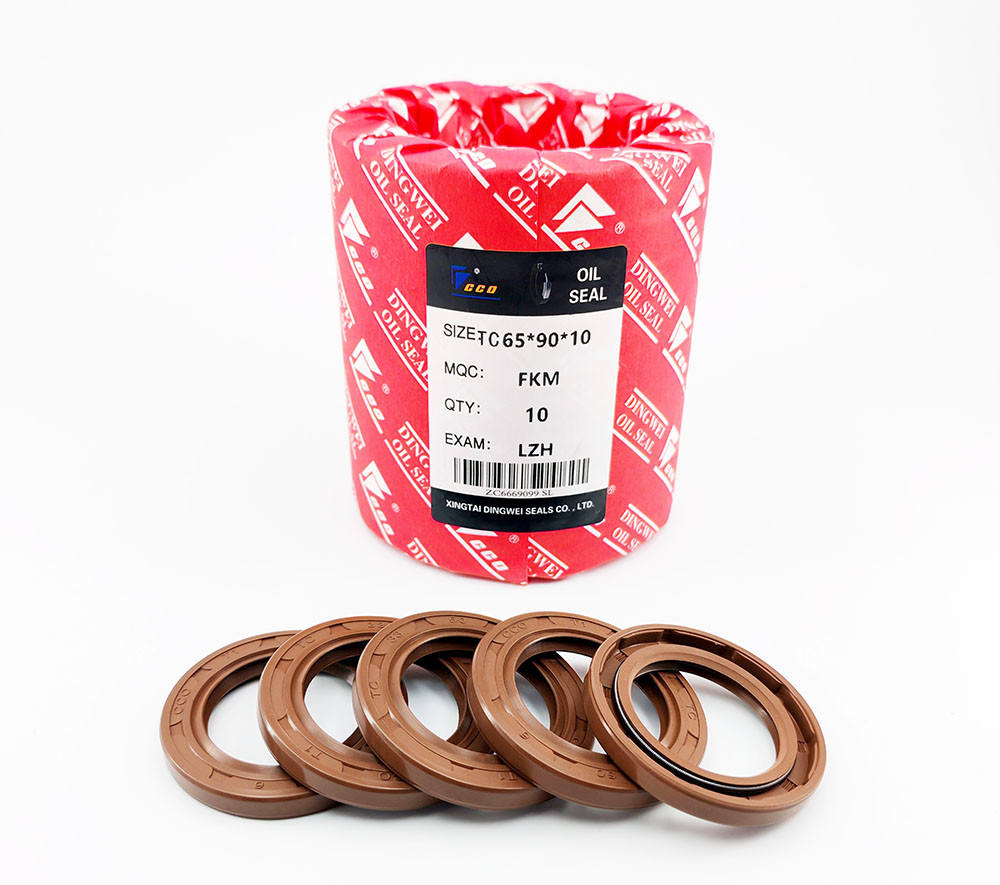 Corrosion Resistant FKM Oil Seal Double Lip Seal Ring With Temperature Resistance Up To 250°C