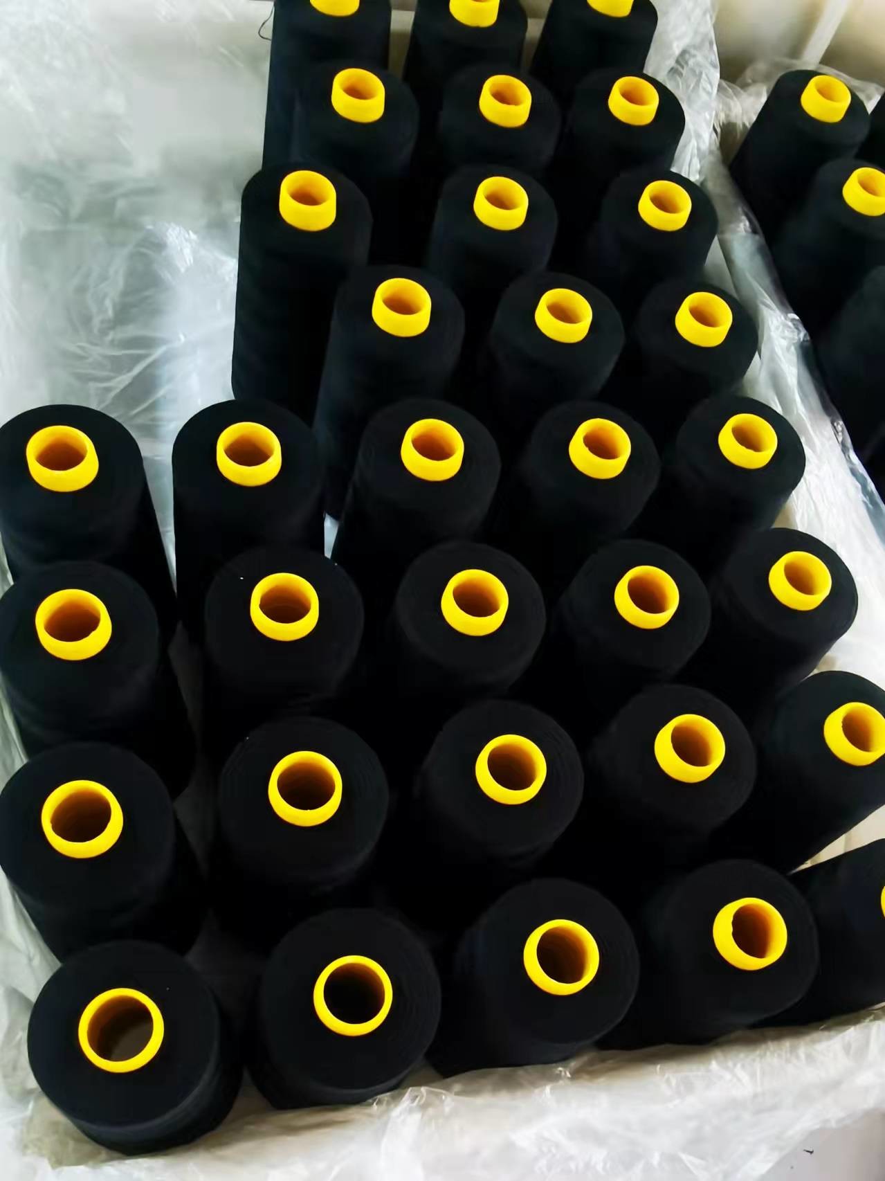 200M 2500M 3000M 20S/2 Polyester Sewing Thread TFO Low Shrinkage For Garment Sewing
