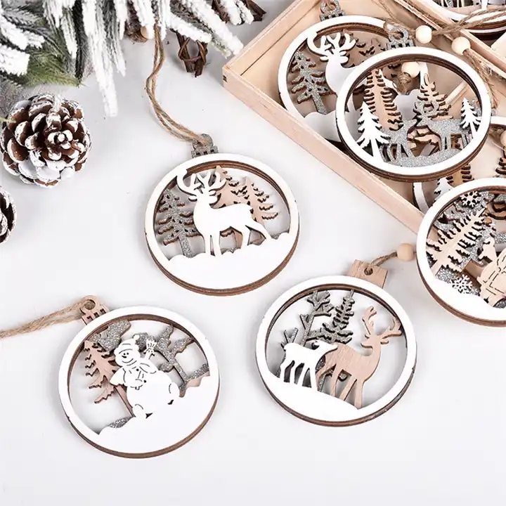 Wooden decorative pendants for Christmas family atmosphere