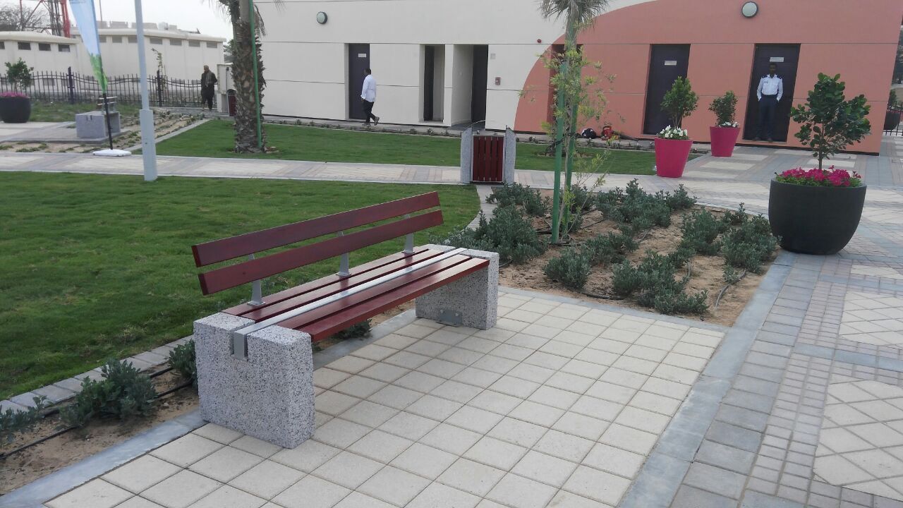 Surface Mounted Recycled Plastic Outdoor Benches For Playground Sit Up Workout