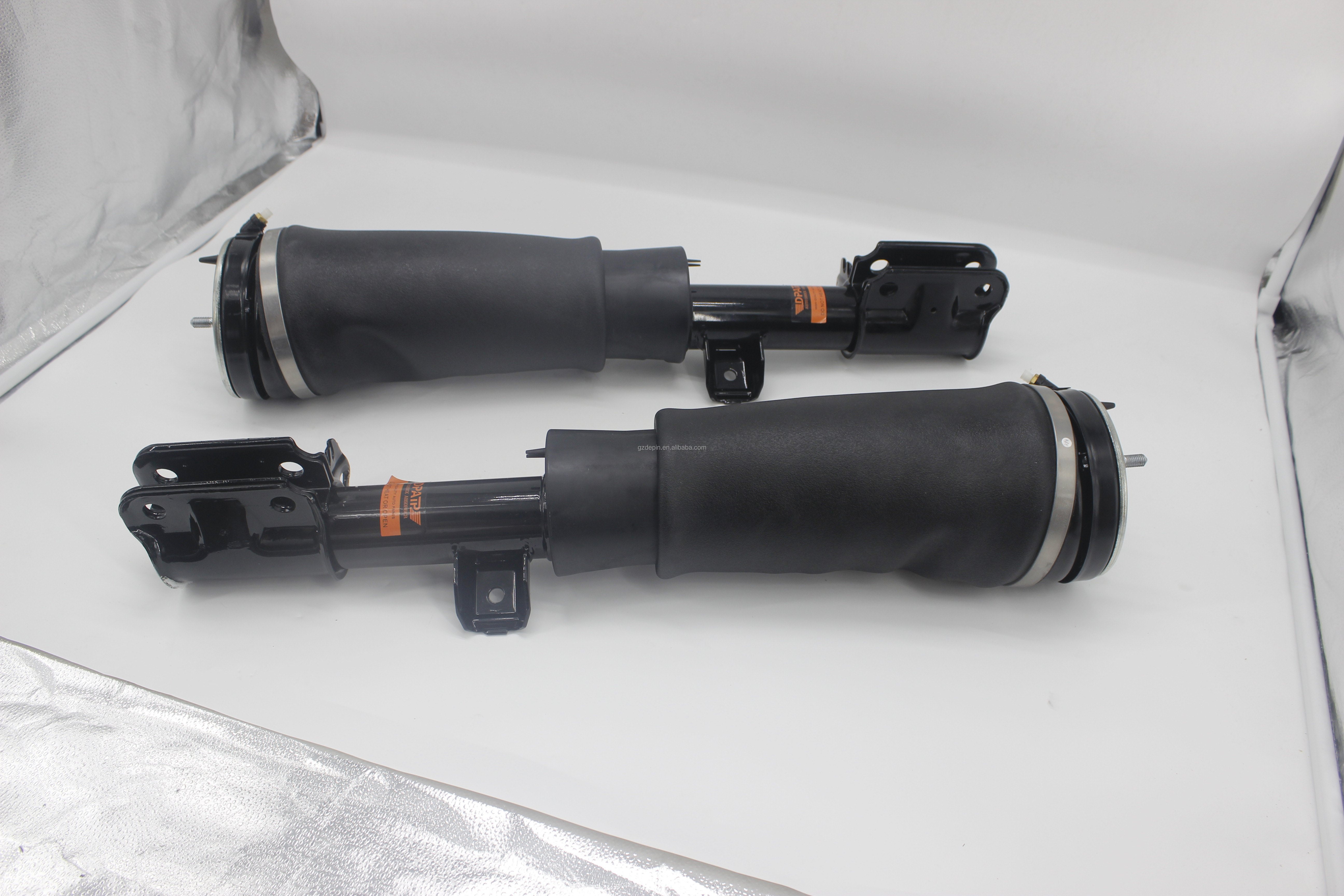 Top- Shock Absorber for Land-Rover LR012885 LR012859 LR032567 LR032560 2002-2012 Year
