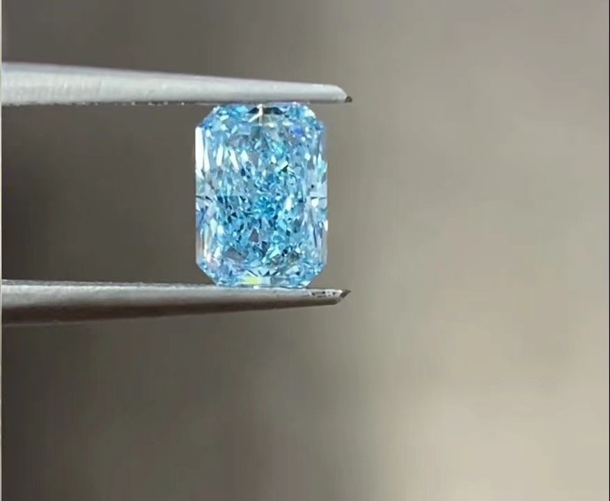 0.65 Carat CVD Lab Grown Blue Diamonds Emerald Without Inlay To Cultivate