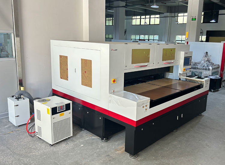 Large Size 90W Fiber Laser Cutting Machine For Screen Protector Glass
