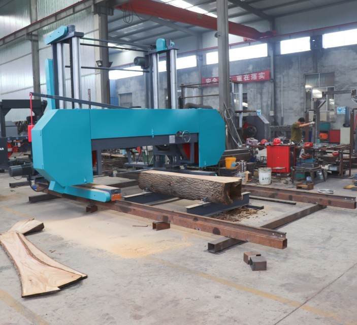 Horizontal Bandsaw Log Mill 1070mm Lumber Mill Machine 45KW 55KW