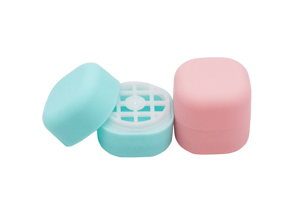Black Color 7g Lip Balm Tube Plastic Lip Balm Container Package
